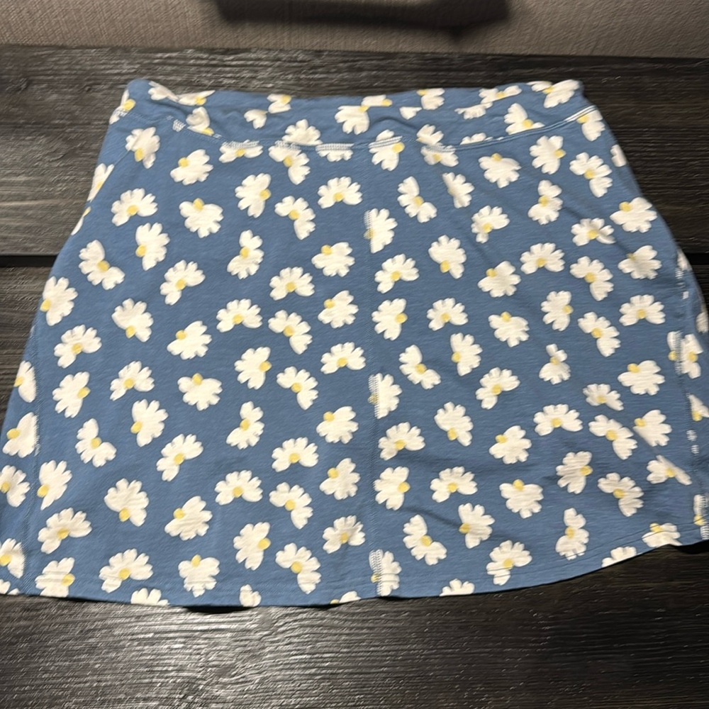 Toad & Co skort 16” long. Brand ew condition.